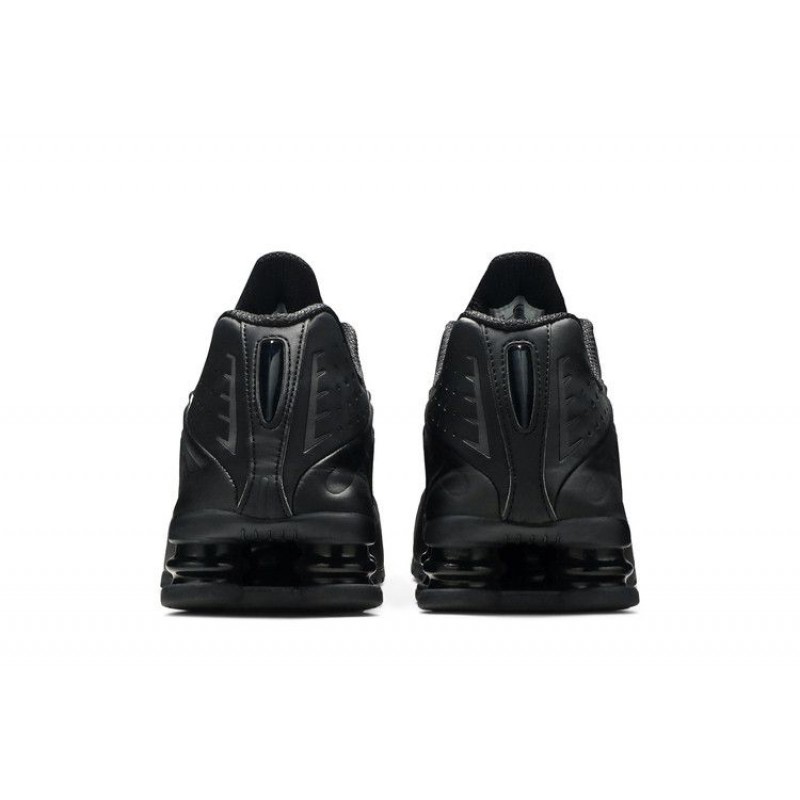 Shox R4 'Triple Black' Shox R4 'Triple Black'